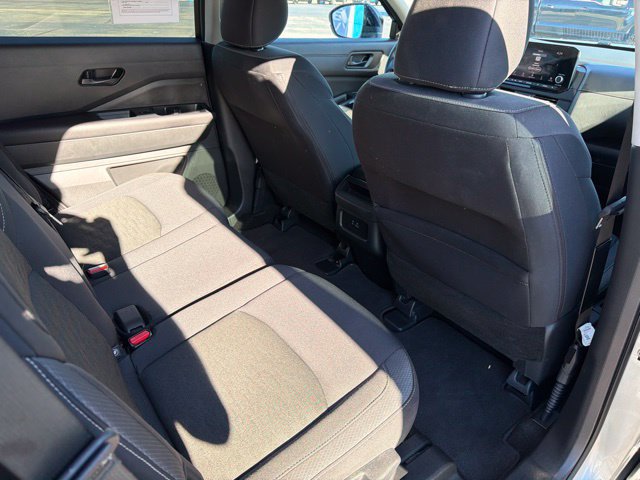 Used 2025 Nissan Pathfinder S FWD image 36