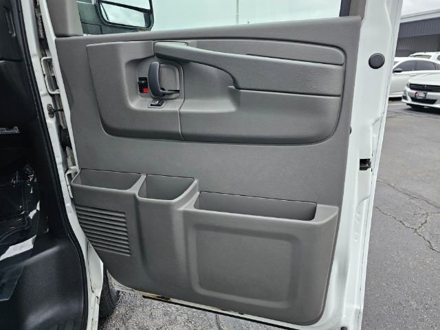 Used 2013 GMC Savana 3500 LT w/ LT Preferred Equipment Group image 23