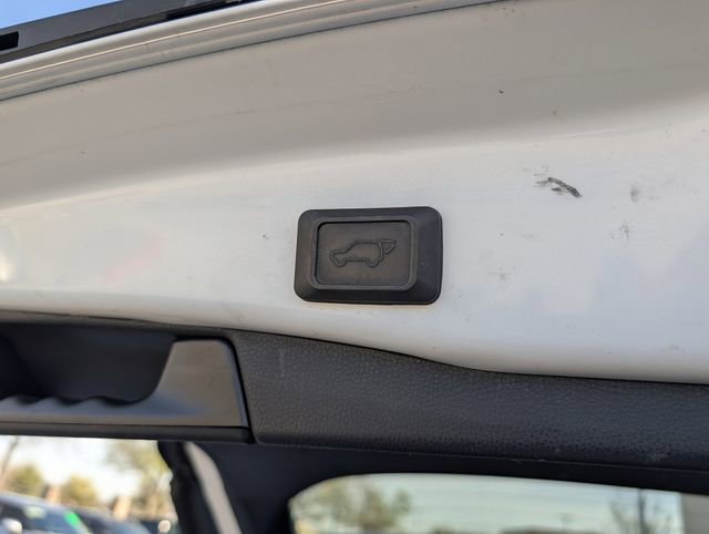 Used 2020 Toyota RAV4 XLE Premium image 30