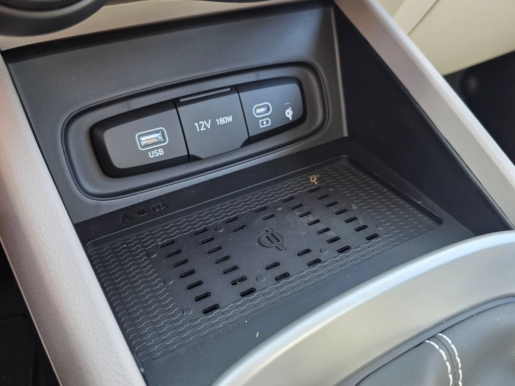 New 2026 Hyundai Venue SEL FWD image 25