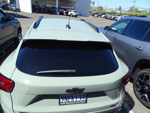 Certified 2024 Chevrolet Trax RS w/ Driver Confidence Package FWD image 3