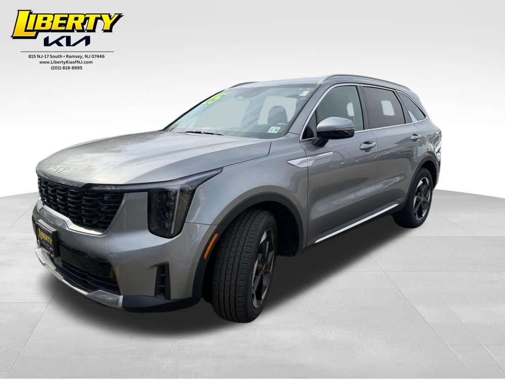 Used 2025 Kia Sorento EX image 3