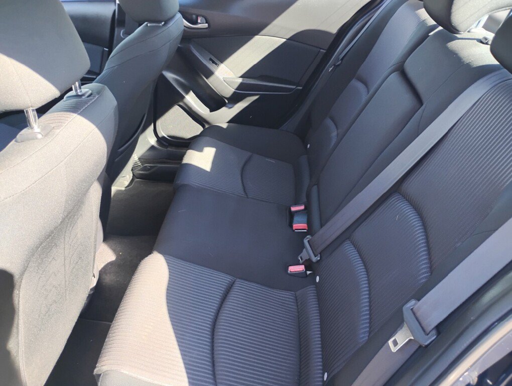 Used 2015 MAZDA MAZDA3 i Touring FWD image 11