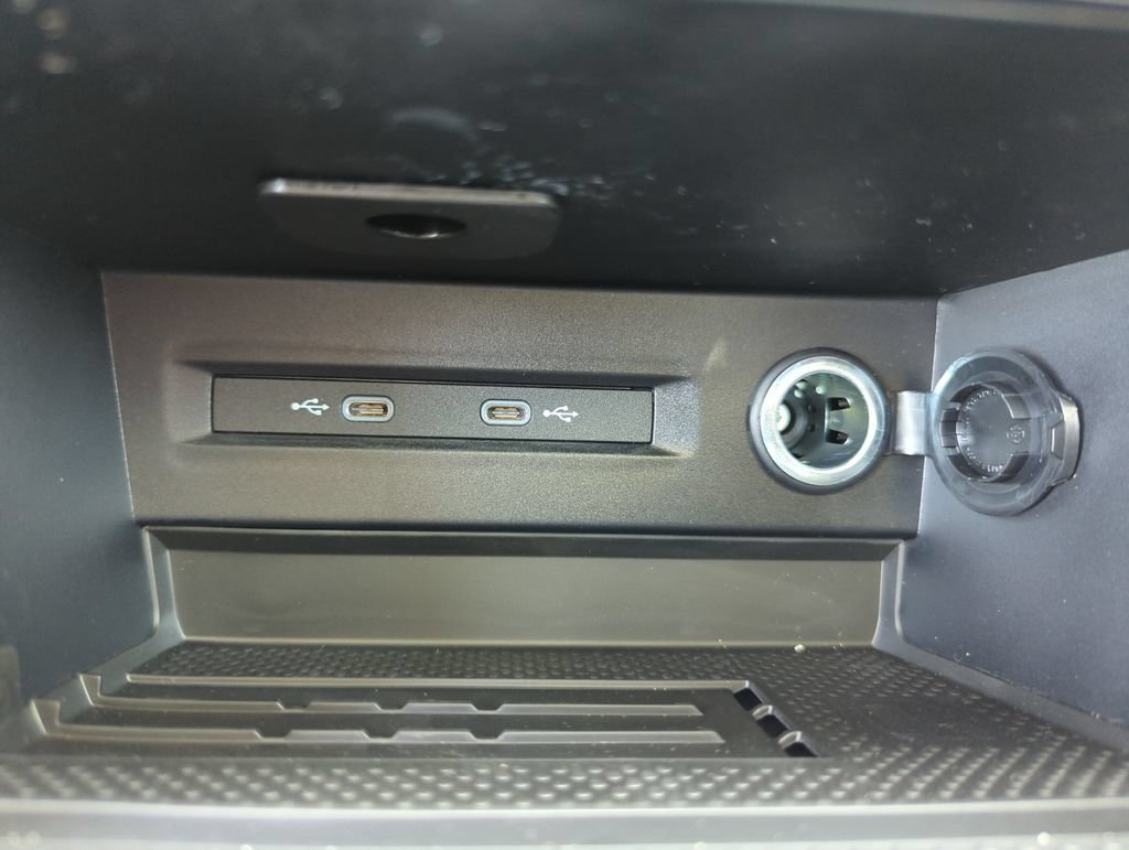 New 2026 Volkswagen Taos SE AWD/4WD image 38