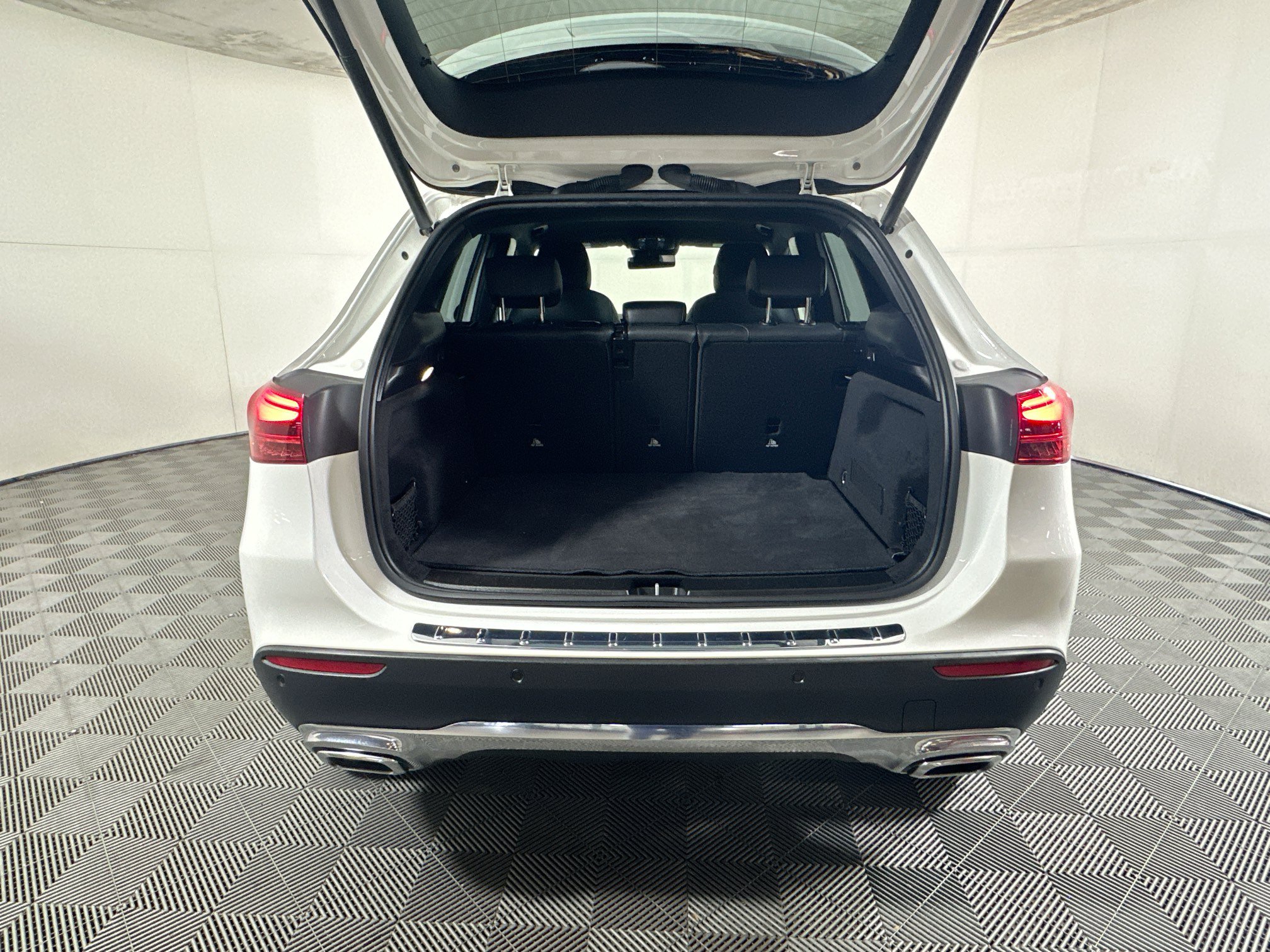 Used 2024 Mercedes-Benz GLA 250 image 31