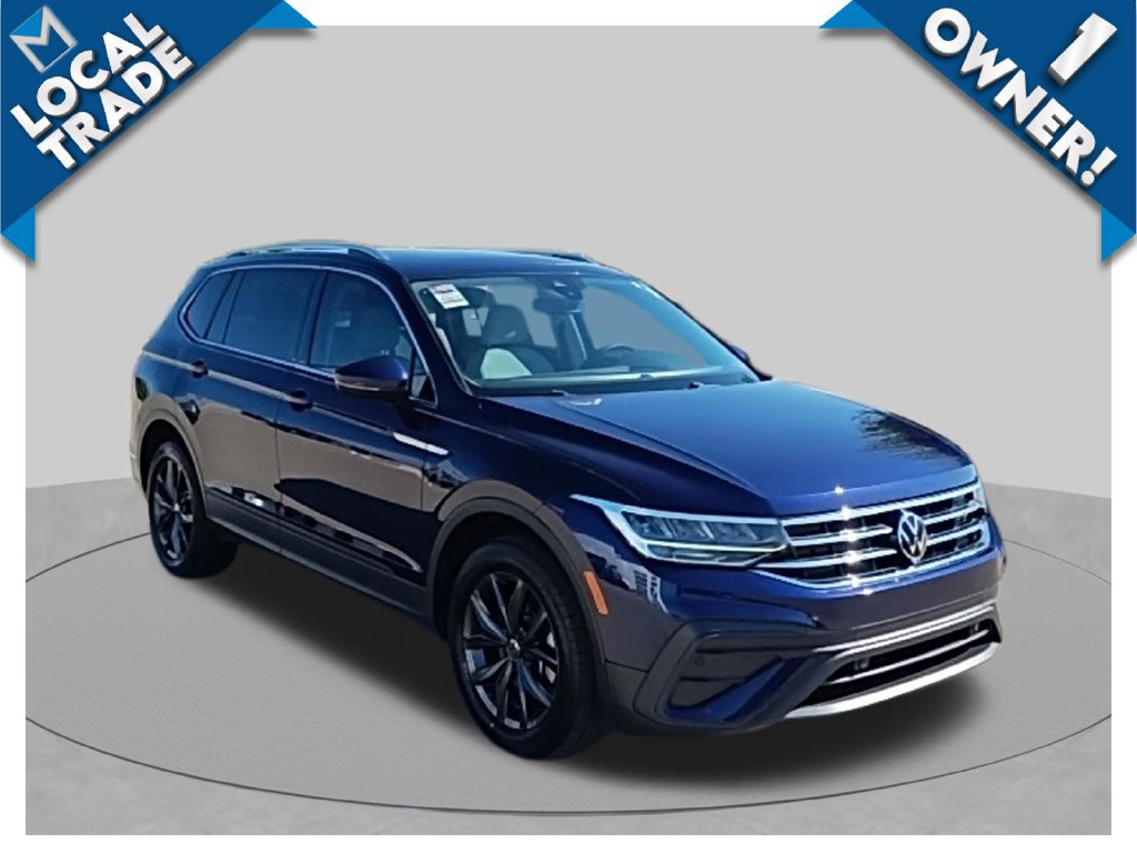 Used 2023 Volkswagen Tiguan SE w/ Panoramic Sunroof Package AWD/4WD image 3