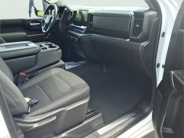 Used 2025 Chevrolet Silverado 3500 LT AWD/4WD image 11
