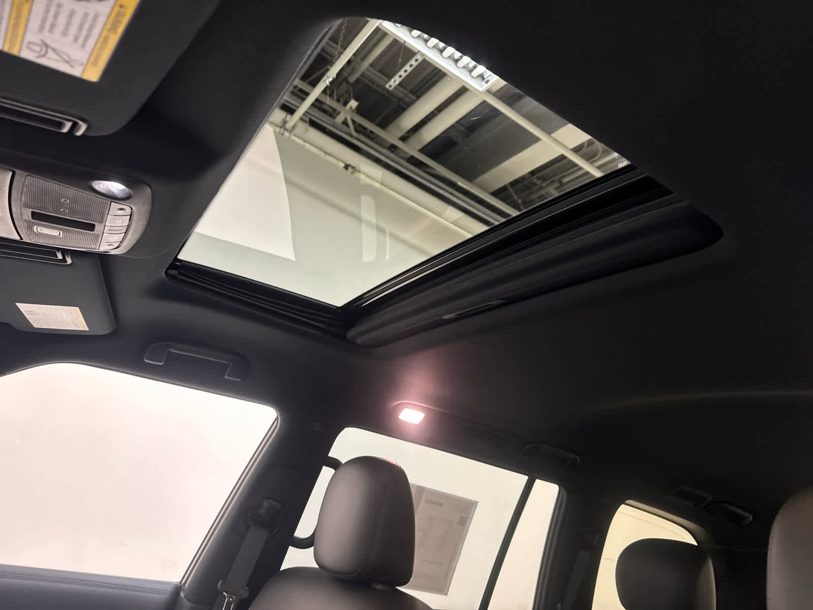 Certified 2024 Nissan Armada SL w/ Midnight Edition Package image 33