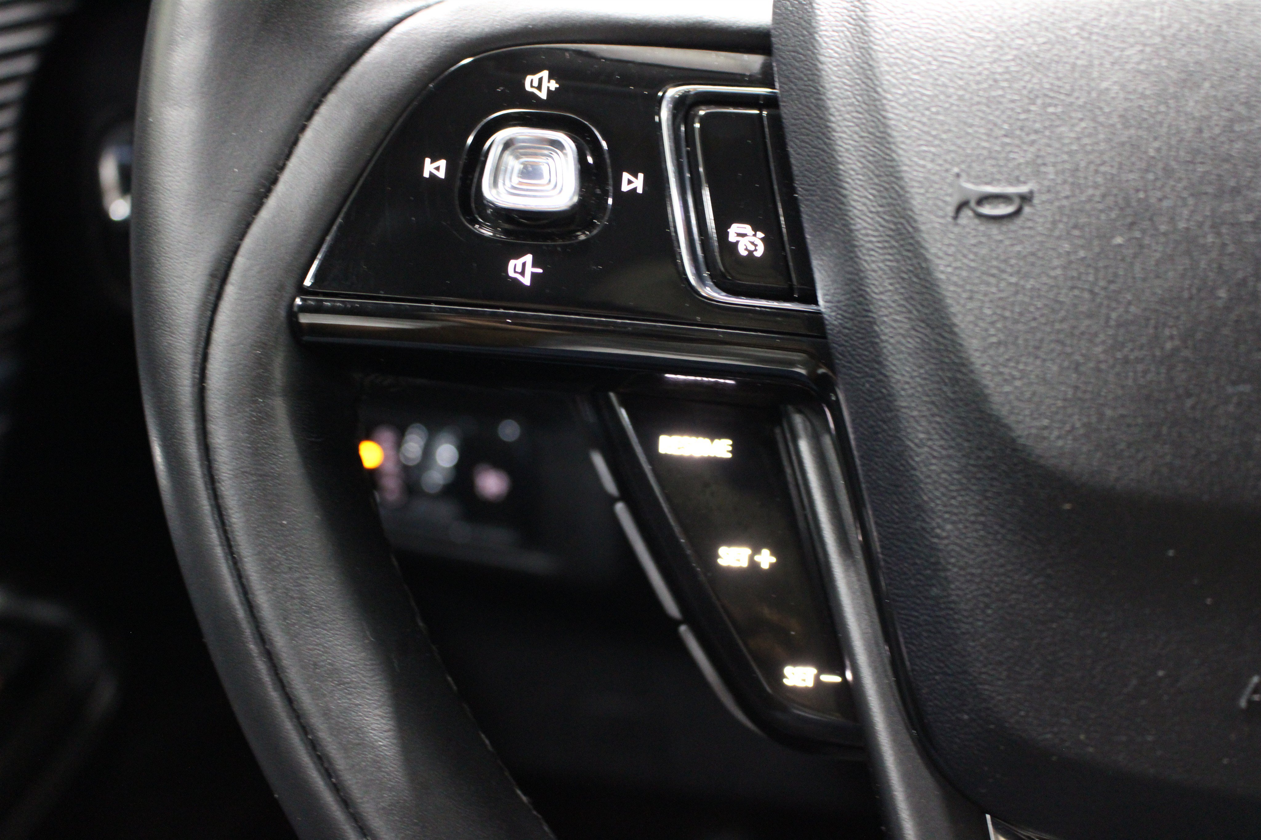 Certified 2022 Lincoln Corsair AWD w/ Premium Package image 11