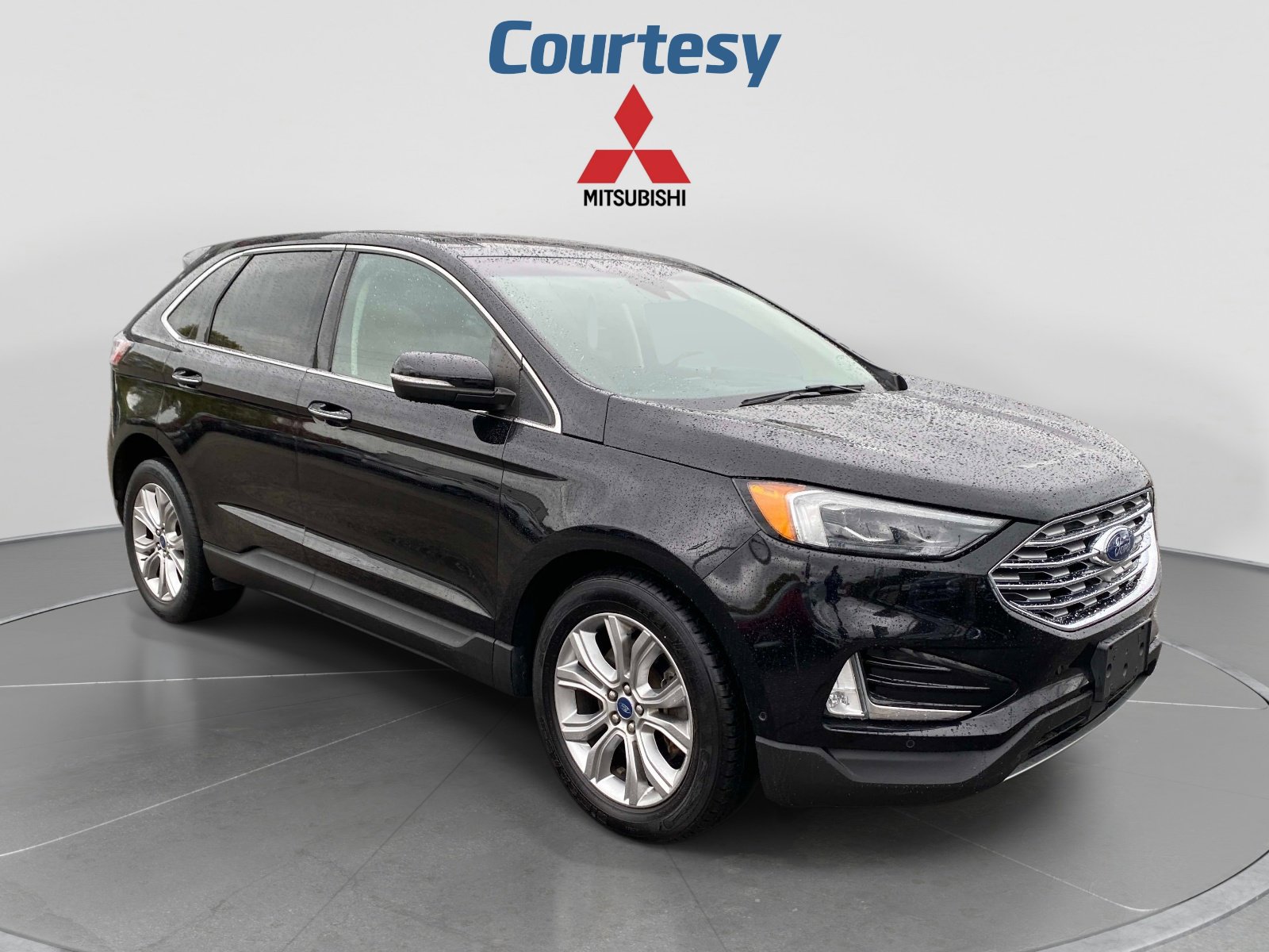 Used 2019 Ford Edge Titanium w/ Equipment Group 301A AWD/4WD image 10