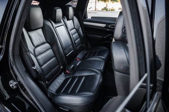Used 2013 Porsche Cayenne Turbo image 74