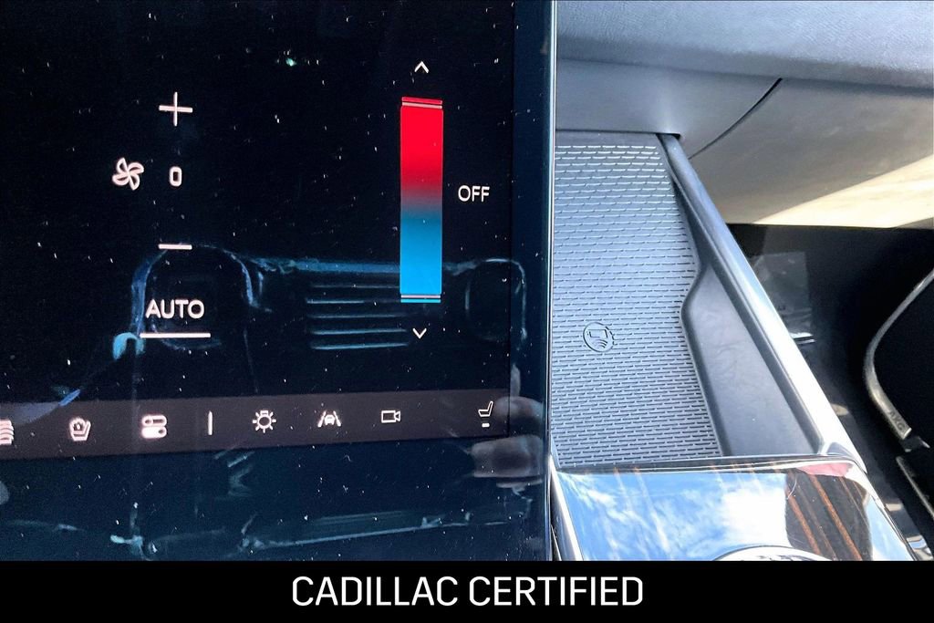 Certified 2025 Cadillac Escalade ESV Premium Luxury RWD image 33