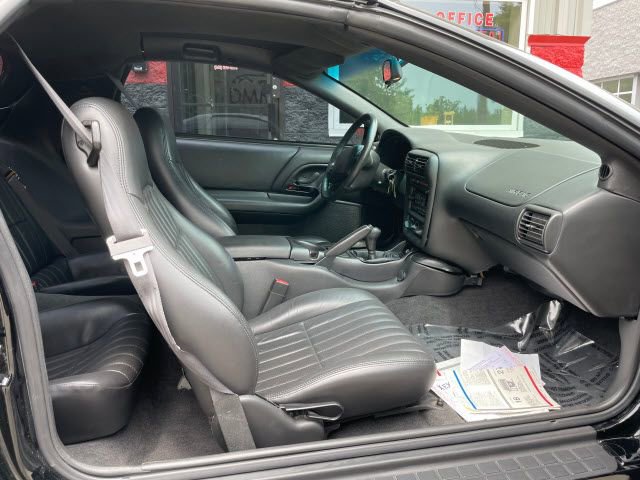 Used 2000 Chevrolet Camaro Z28 w/ SS Performance/Appearance Pkg RWD image 19