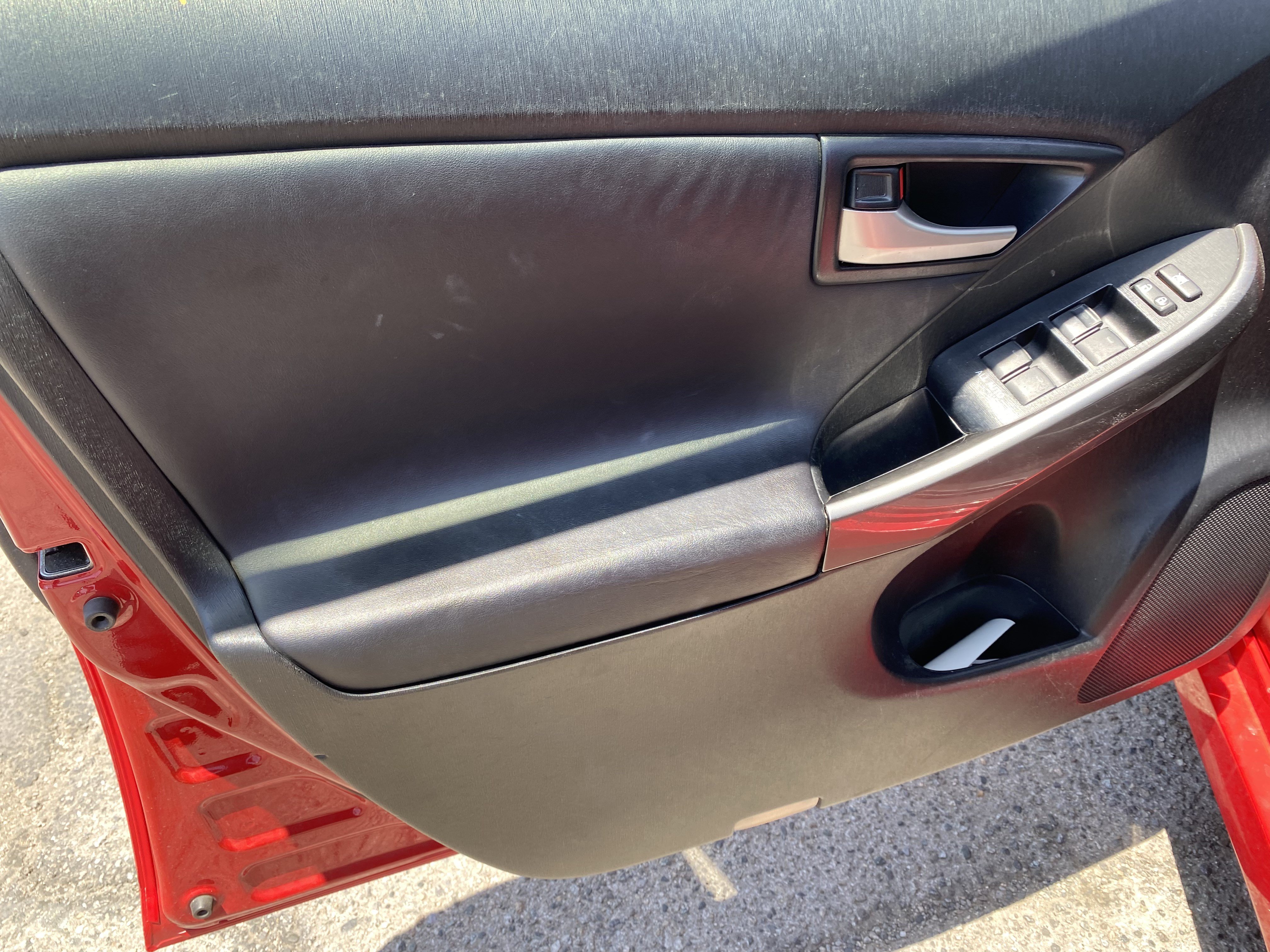Used 2015 Toyota Prius Persona Series FWD image 12