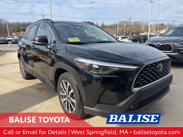 Used 2025 Toyota Corolla Cross XLE image 1