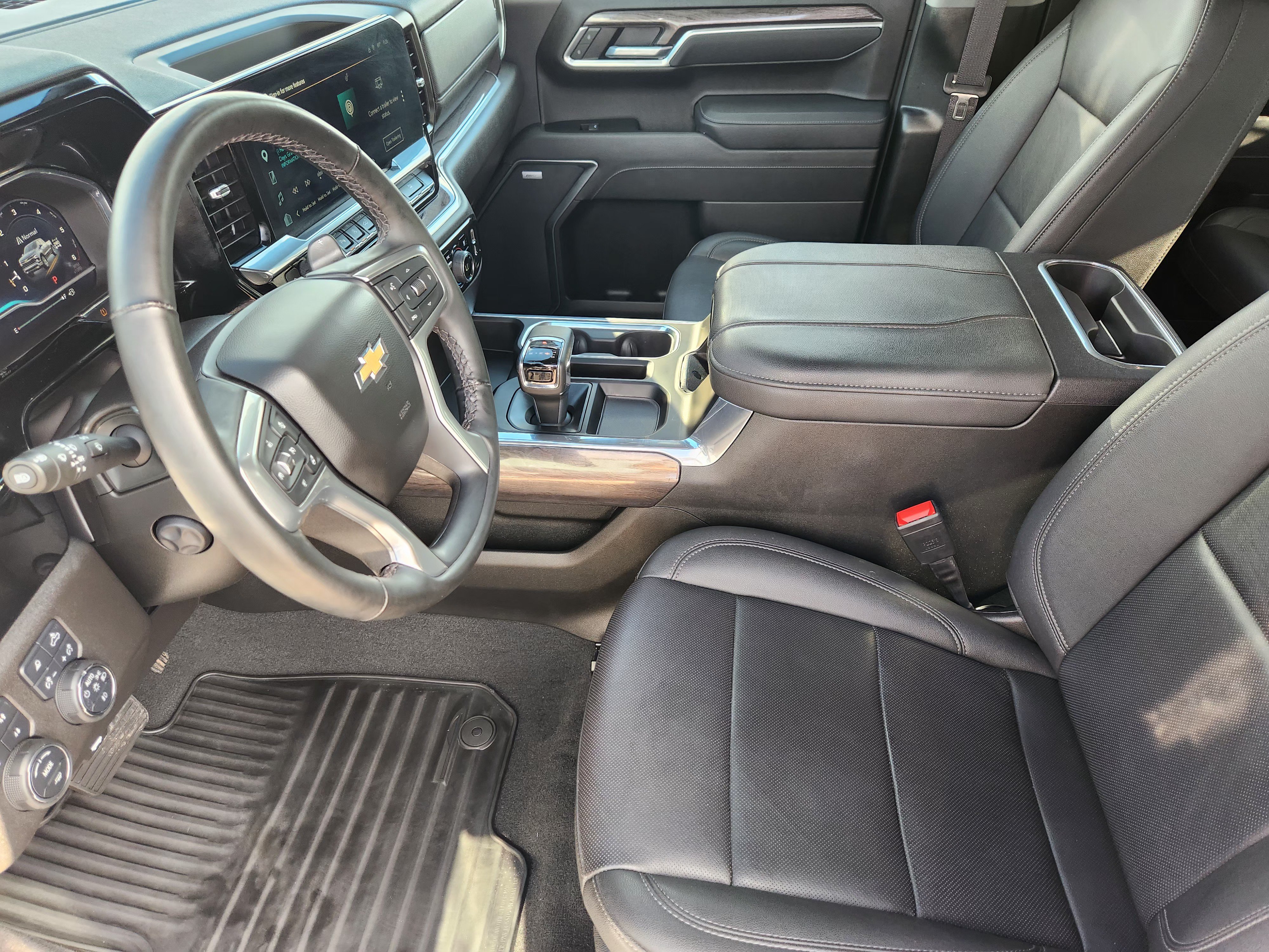 Used 2025 Chevrolet Silverado 1500 LTZ w/ Z71 Off-Road Package AWD/4WD image 13