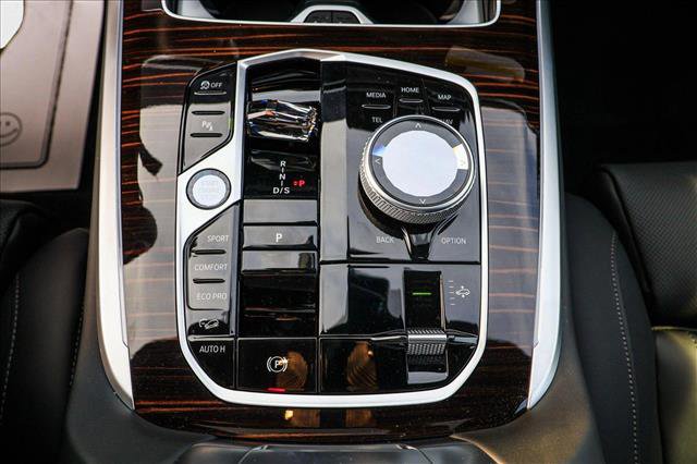Used 2025 BMW X7 M60i image 19
