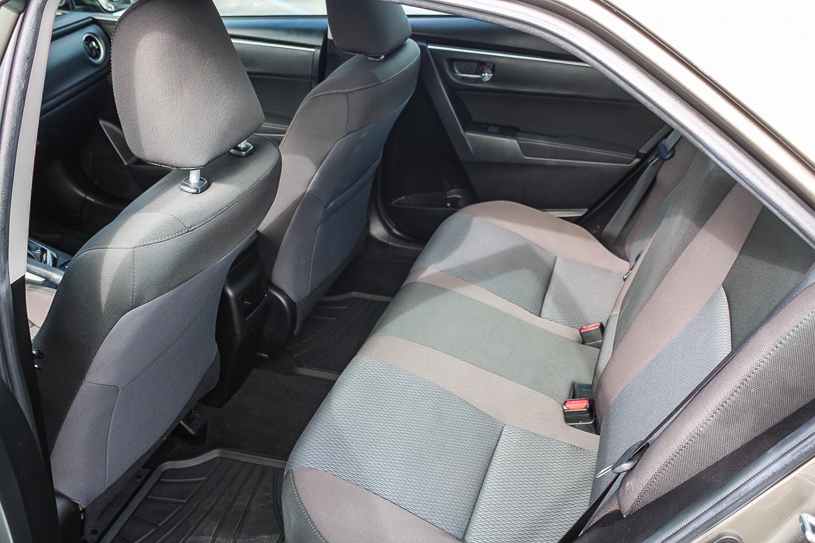 Used 2019 Toyota Corolla LE FWD image 20