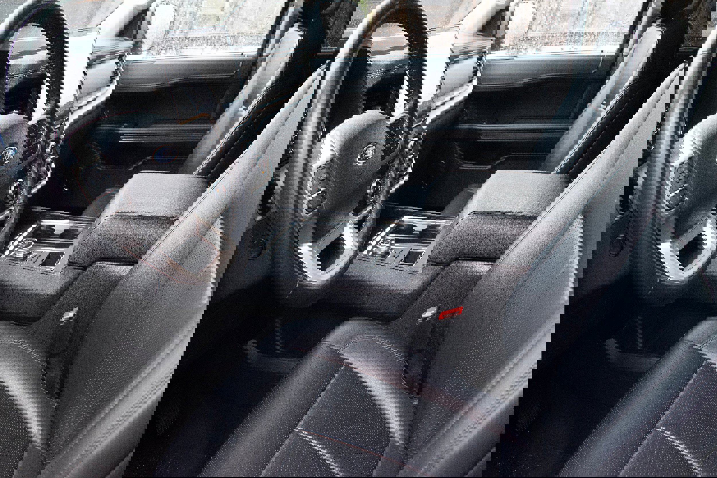 Used 2024 Ford Expedition XLT image 19