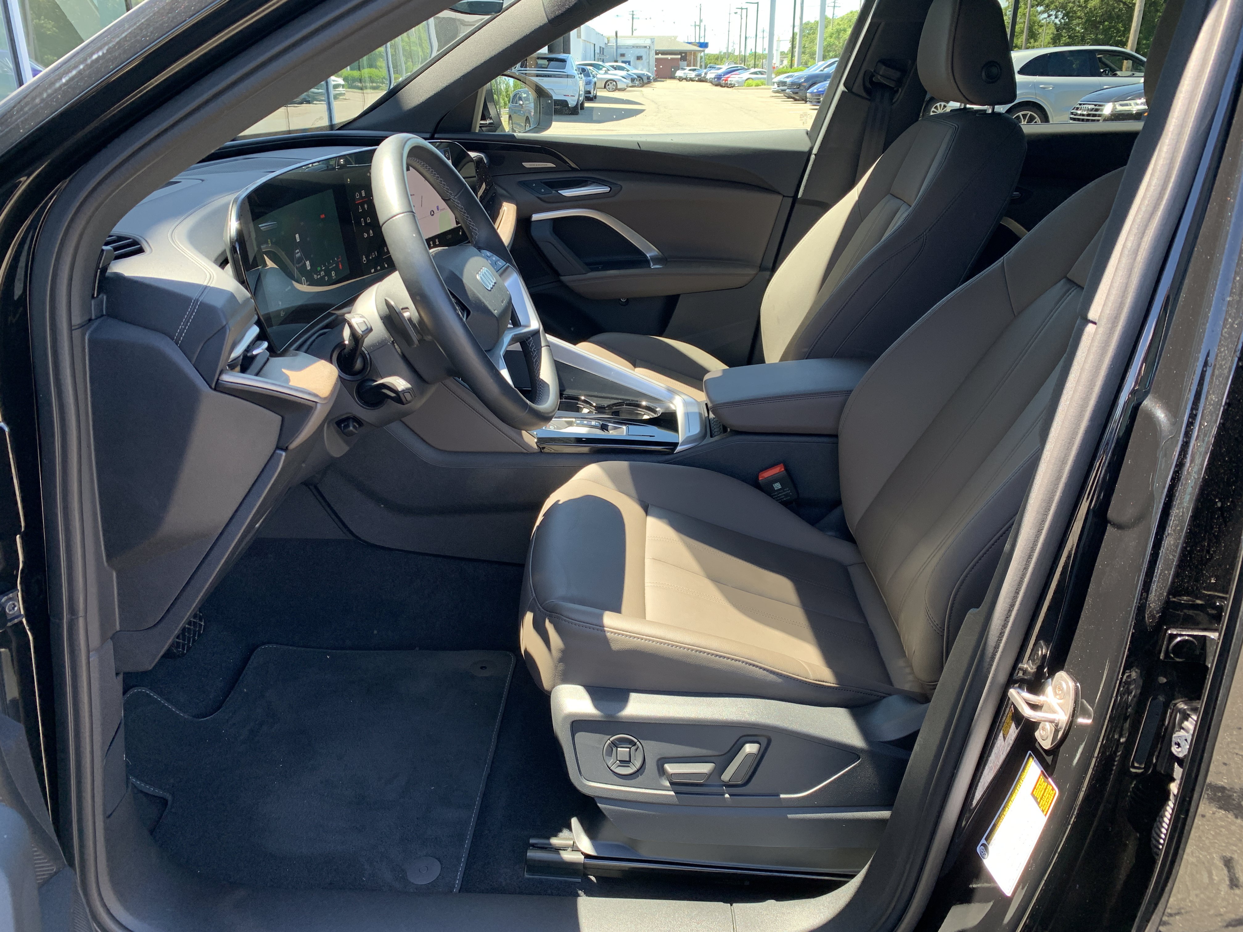 Certified 2025 Audi Q5 Premium w/ Premium Plus AWD/4WD image 5