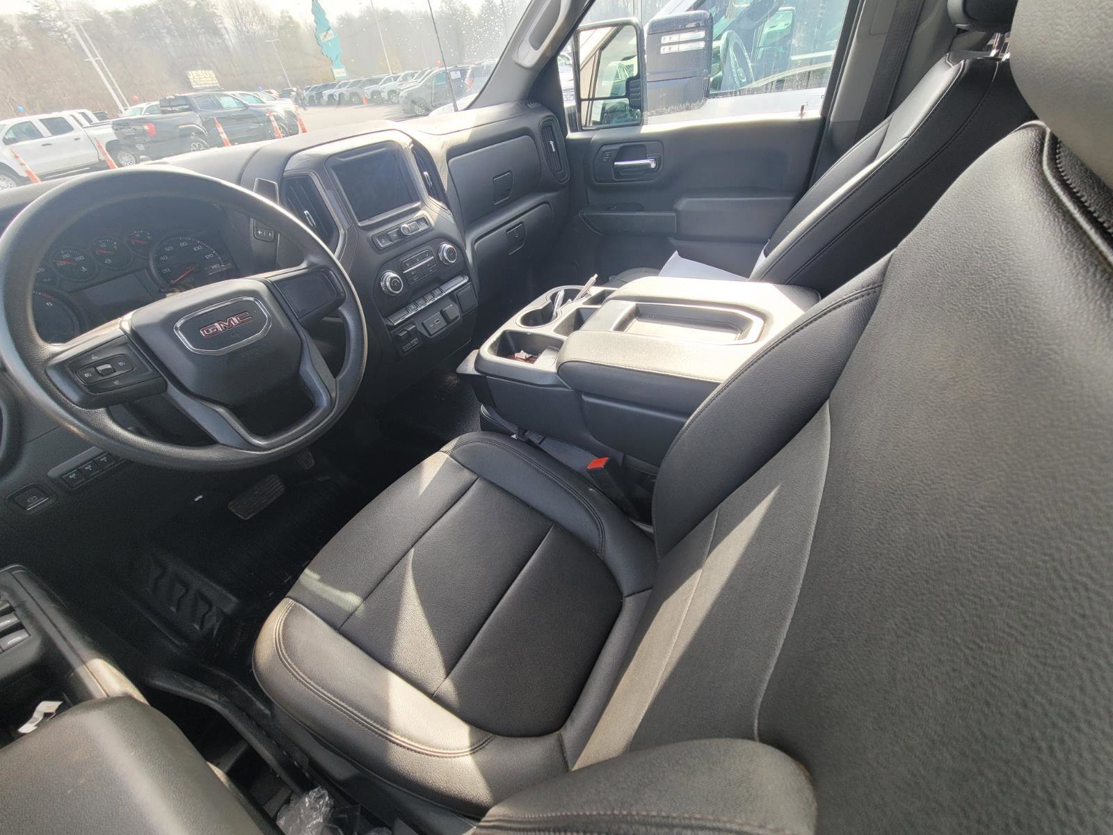 Used 2023 GMC Sierra 3500 Pro w/ Convenience Package image 8