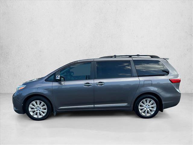 Used 2015 Toyota Sienna XLE image 9