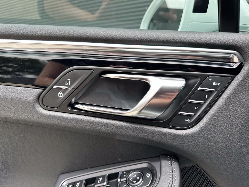 Used 2026 Porsche Macan S AWD/4WD image 21