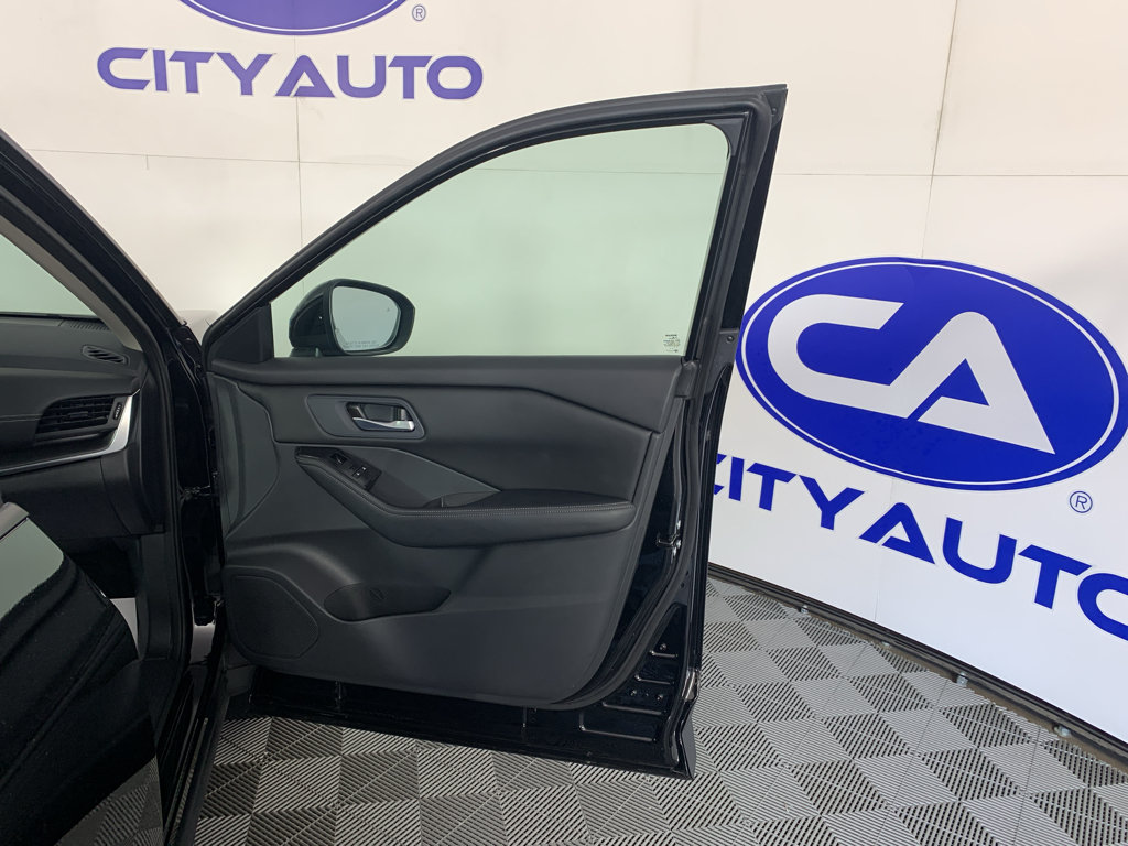 Used 2026 Nissan Rogue SV FWD image 38