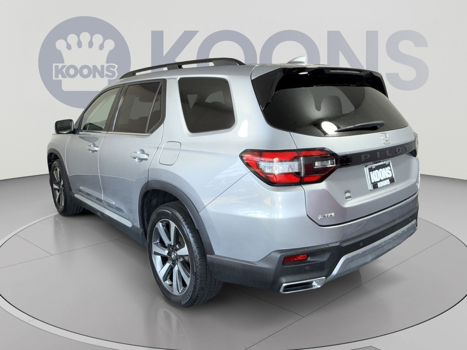 Used 2023 Honda Pilot Touring image 4