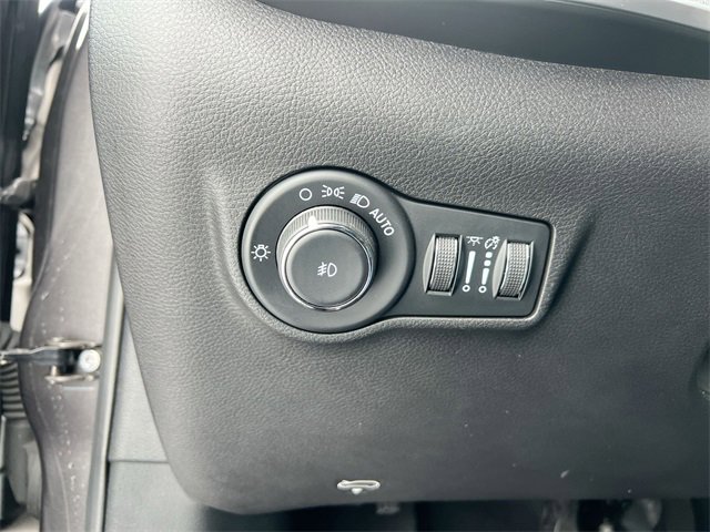 Used 2023 Jeep Compass Latitude w/ Convenience Group image 17