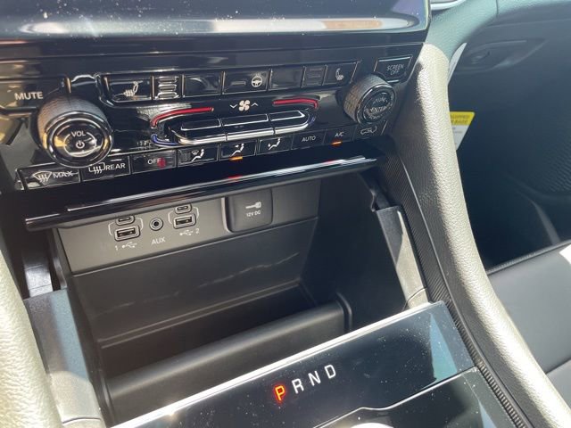 New 2025 Jeep Grand Cherokee Limited image 17