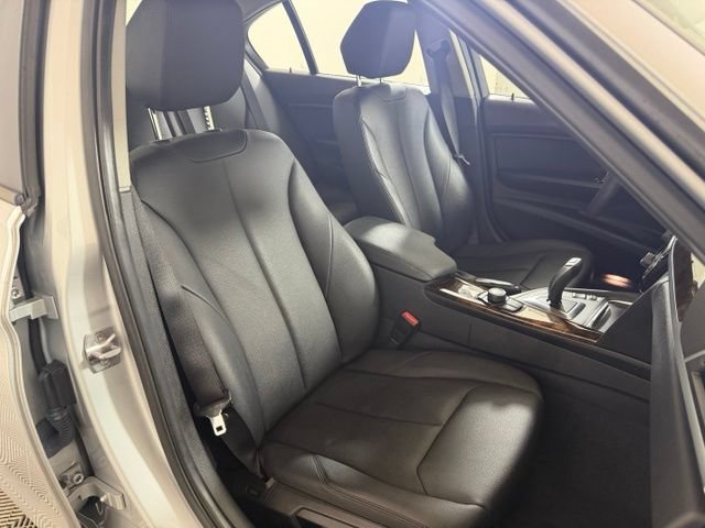 Used 2016 BMW 320i xDrive Sedan AWD/4WD image 22