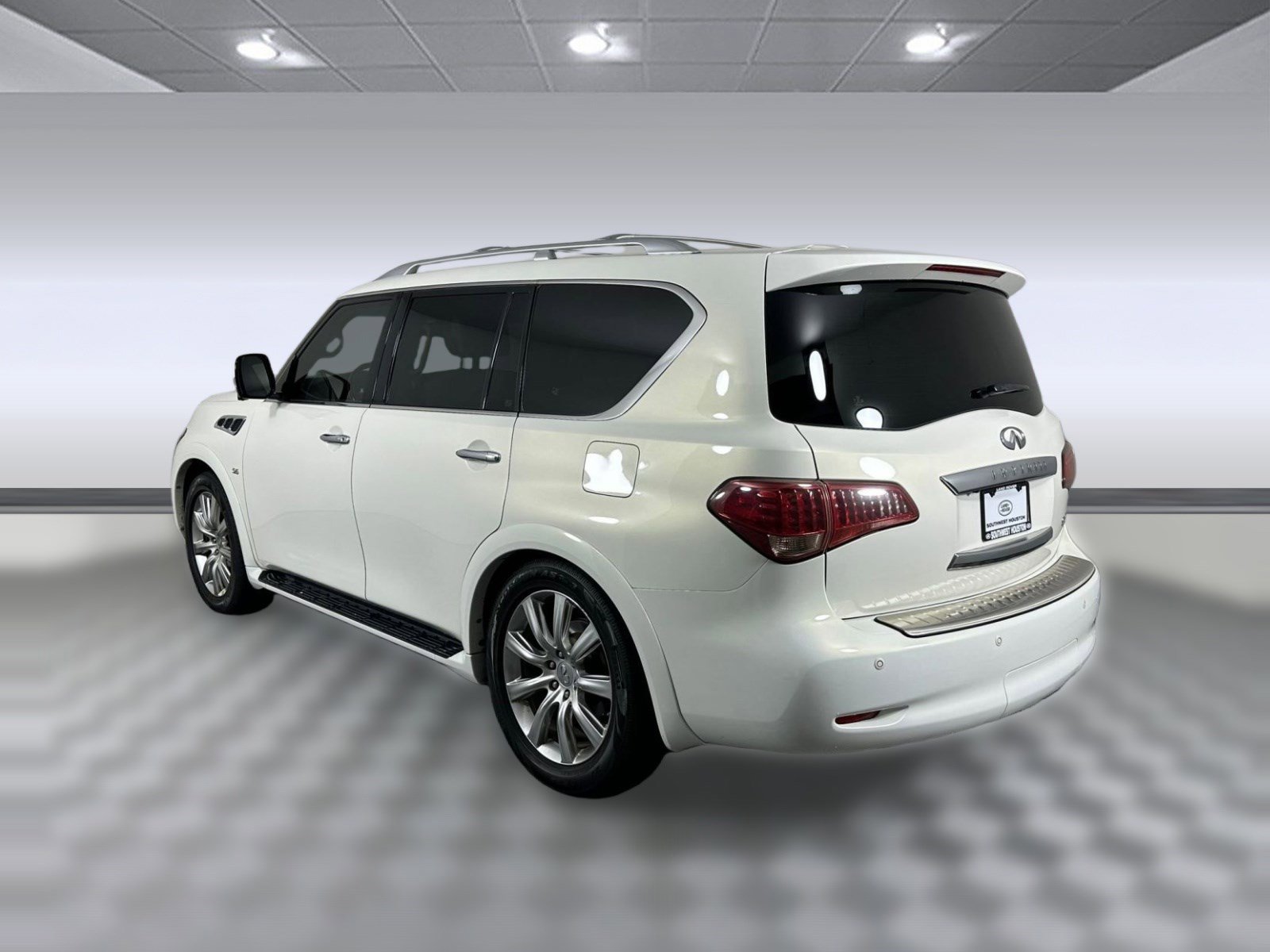 Used 2014 INFINITI QX80 2WD w/ Deluxe Touring Package image 3