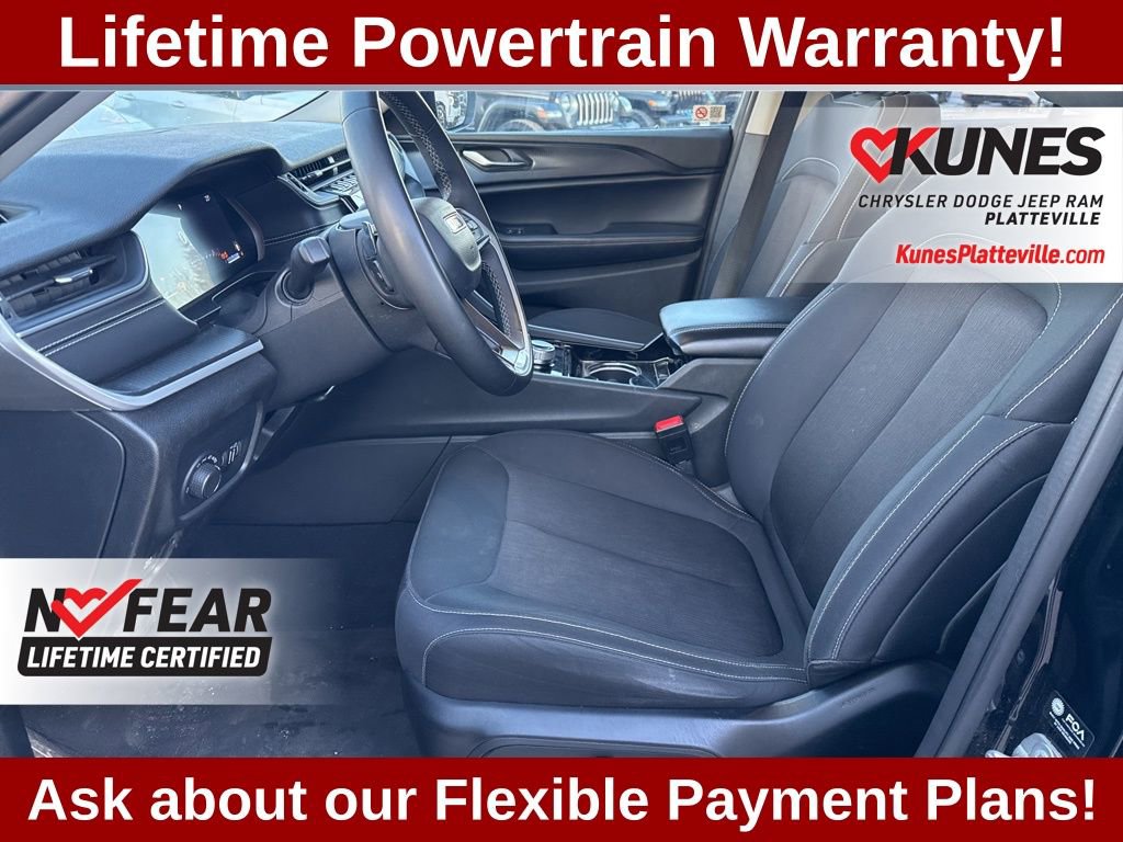 Used 2023 Jeep Grand Cherokee Laredo image 16