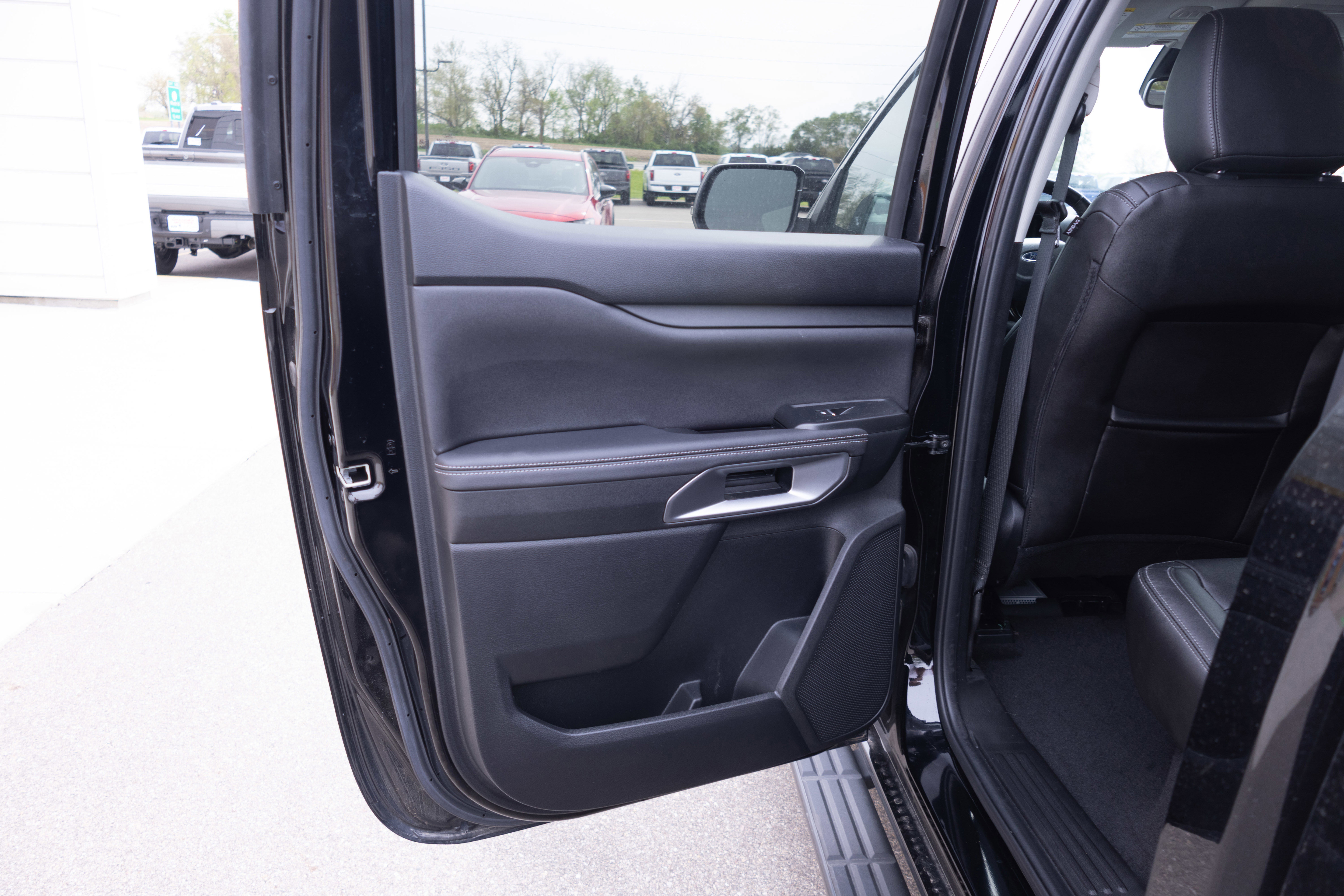 Used 2024 Ford Ranger Lariat w/ FX4 Off-Road Package AWD/4WD image 13