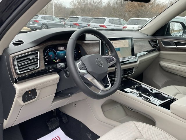 New 2025 Volkswagen Atlas SEL image 9