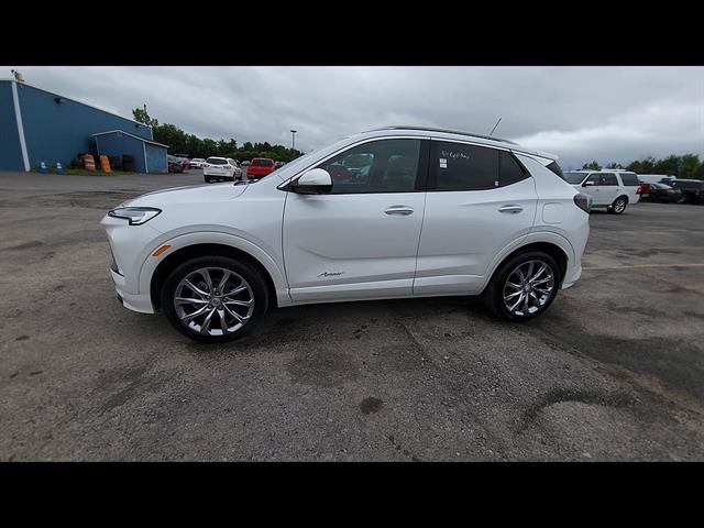 Used 2025 Buick Encore GX Avenir w/ Avenir Technology Package AWD/4WD image 7