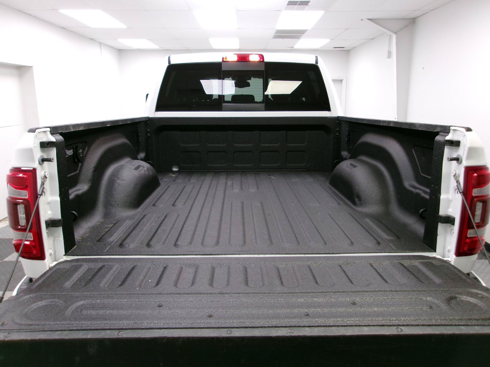 Used 2024 RAM 2500 Laramie AWD/4WD image 12