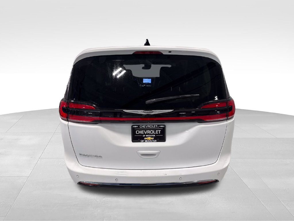 Used 2023 Chrysler Pacifica Touring-L FWD image 50