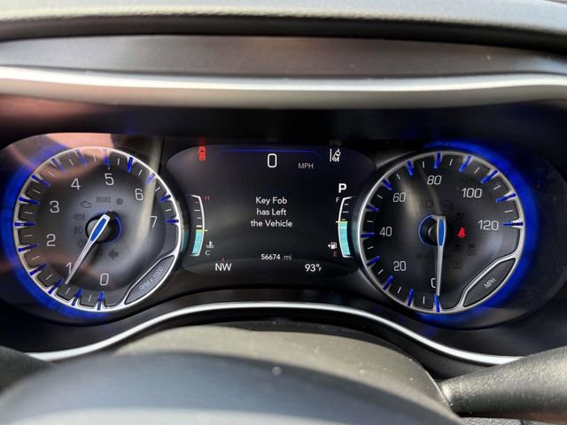 Used 2024 Chrysler Pacifica Touring-L FWD image 23
