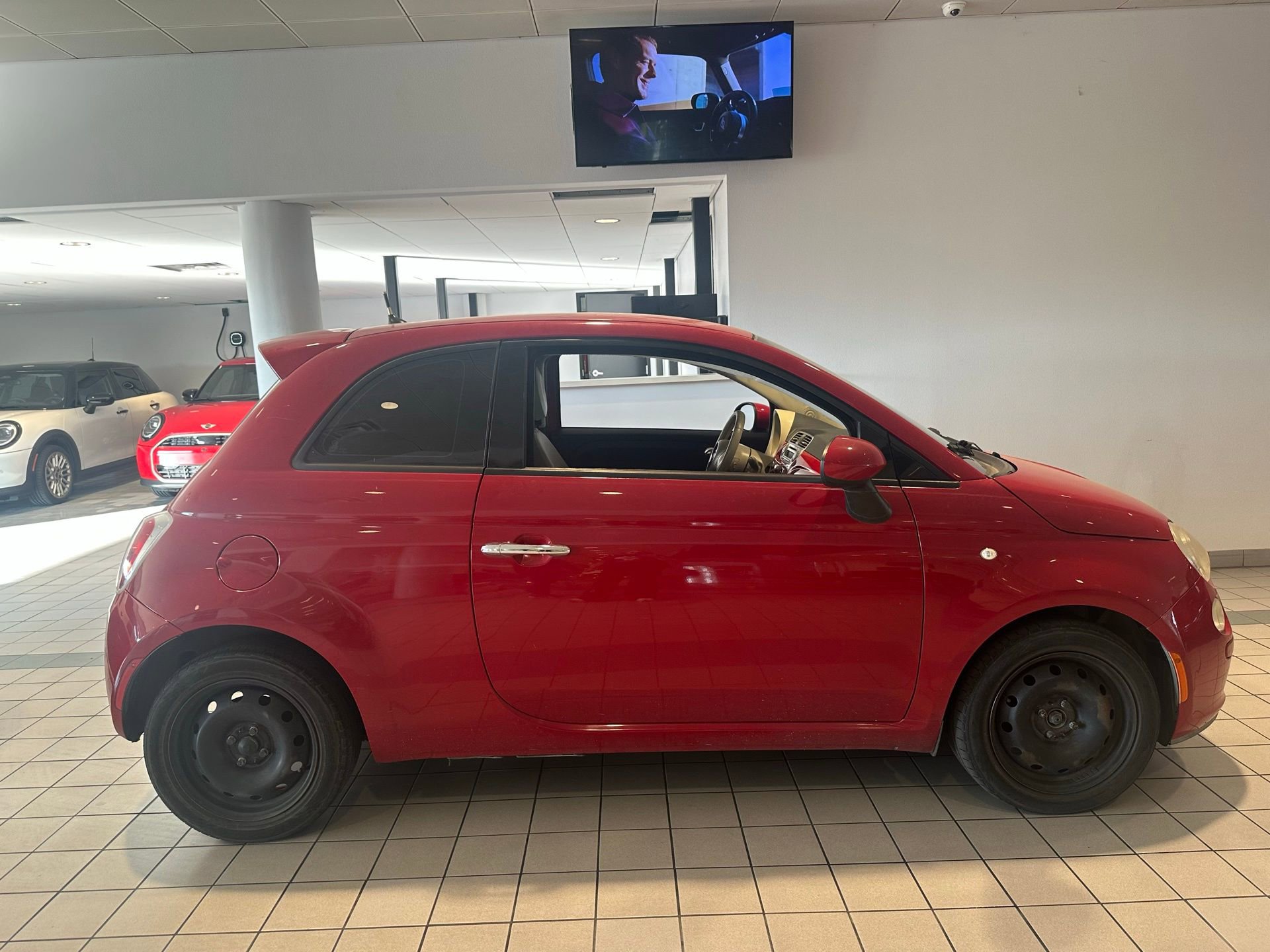 Used 2015 FIAT 500 Pop image 3