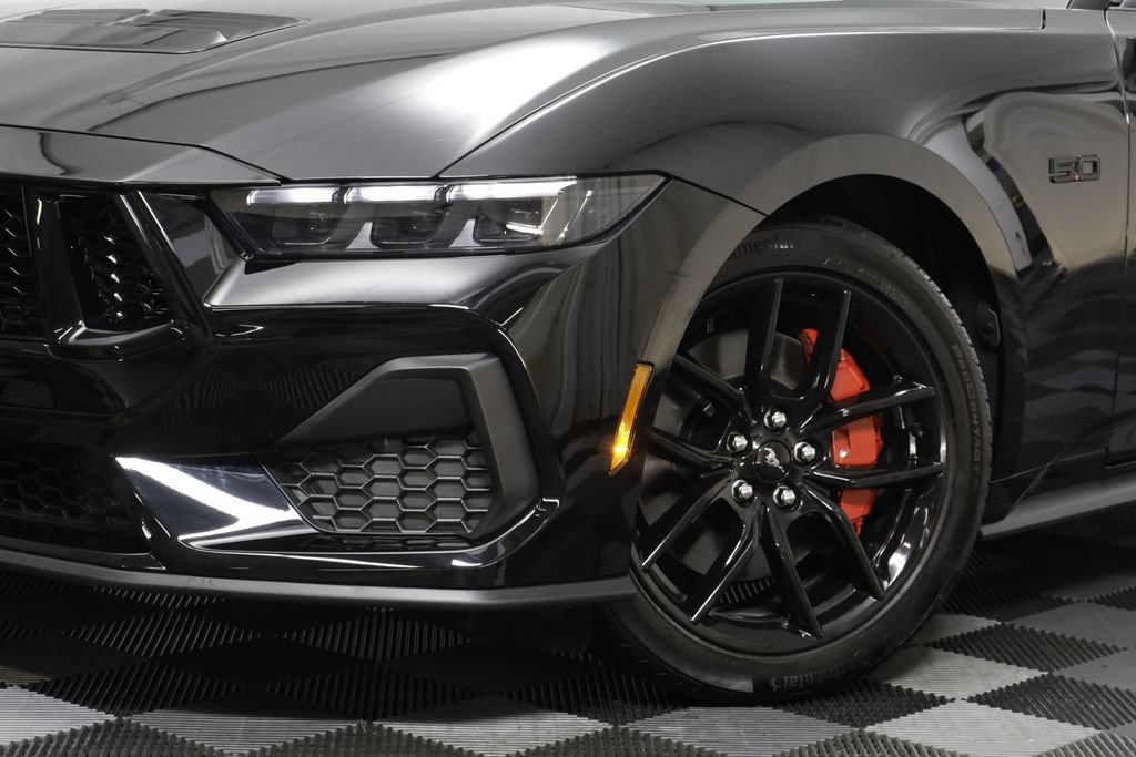 Used 2025 Ford Mustang GT Premium RWD image 3