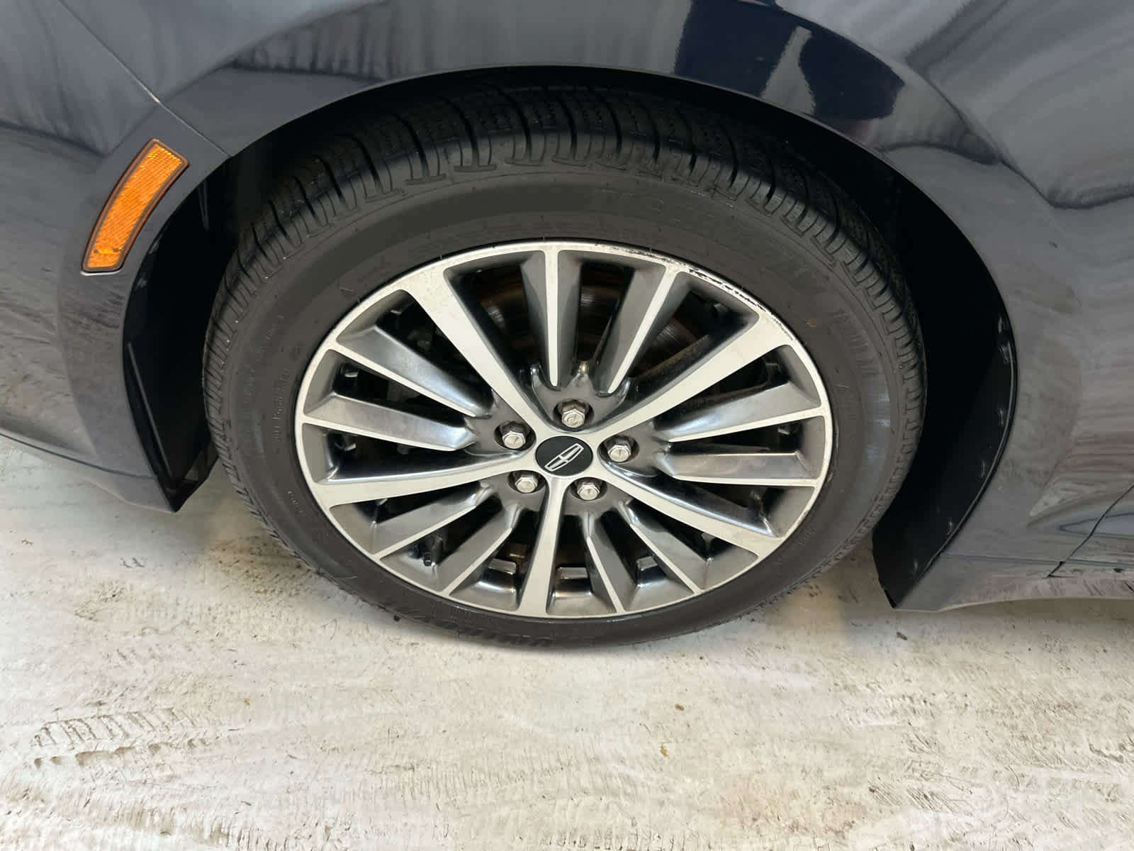 Used 2020 Lincoln MKZ AWD w/ Convenience Package image 11