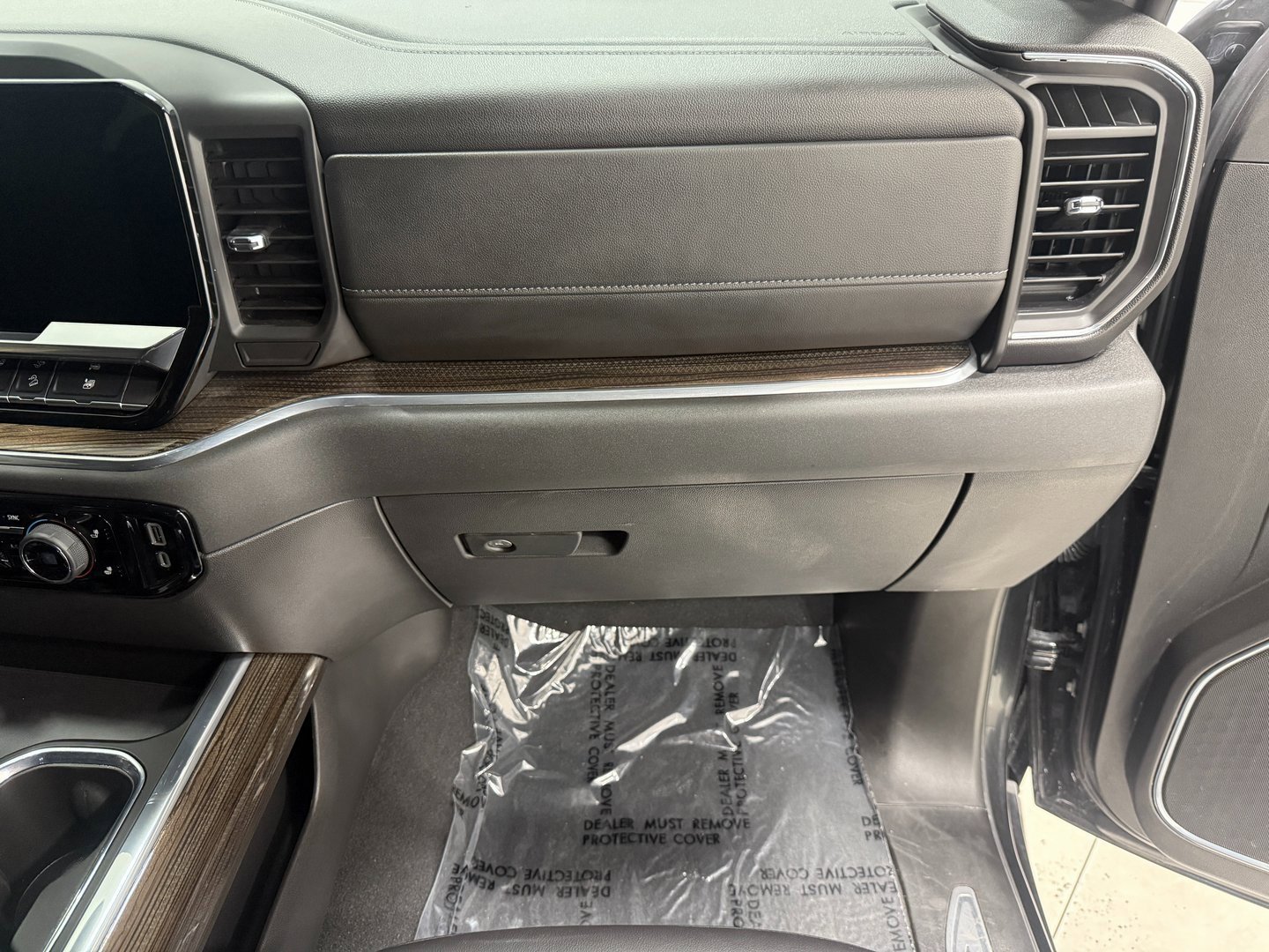 Used 2025 Chevrolet Silverado 1500 LT Trail Boss w/ LT Trail Boss Premium Package image 21