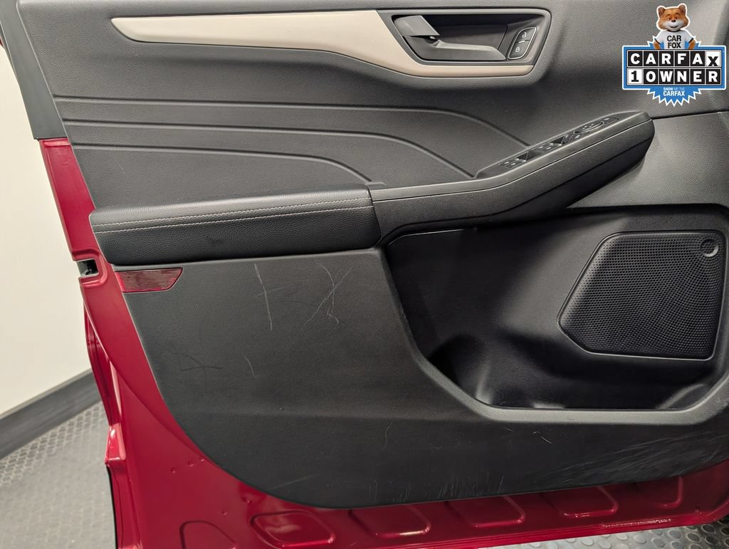 Used 2022 Ford Escape SE w/ SE Sport Appearance Package AWD/4WD image 8