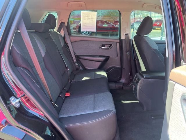 Used 2023 Nissan Rogue SV FWD image 20
