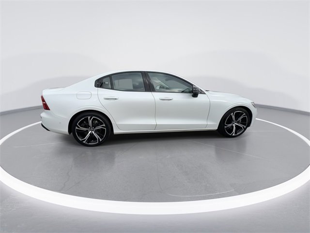 Used 2024 Volvo S60 B5 Plus image 9