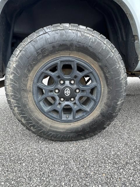 Used 2019 Toyota Tacoma SR5 RWD image 9
