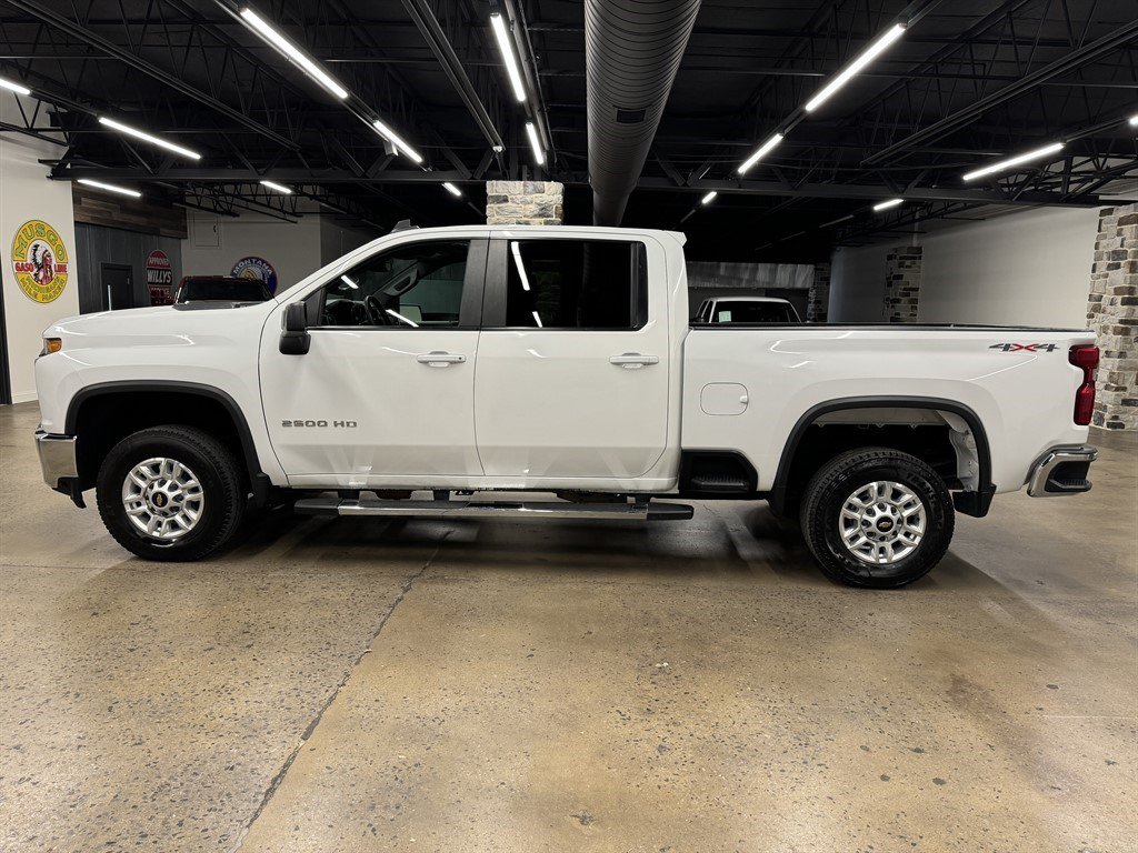 Used 2022 Chevrolet Silverado 2500 LT AWD/4WD image 4