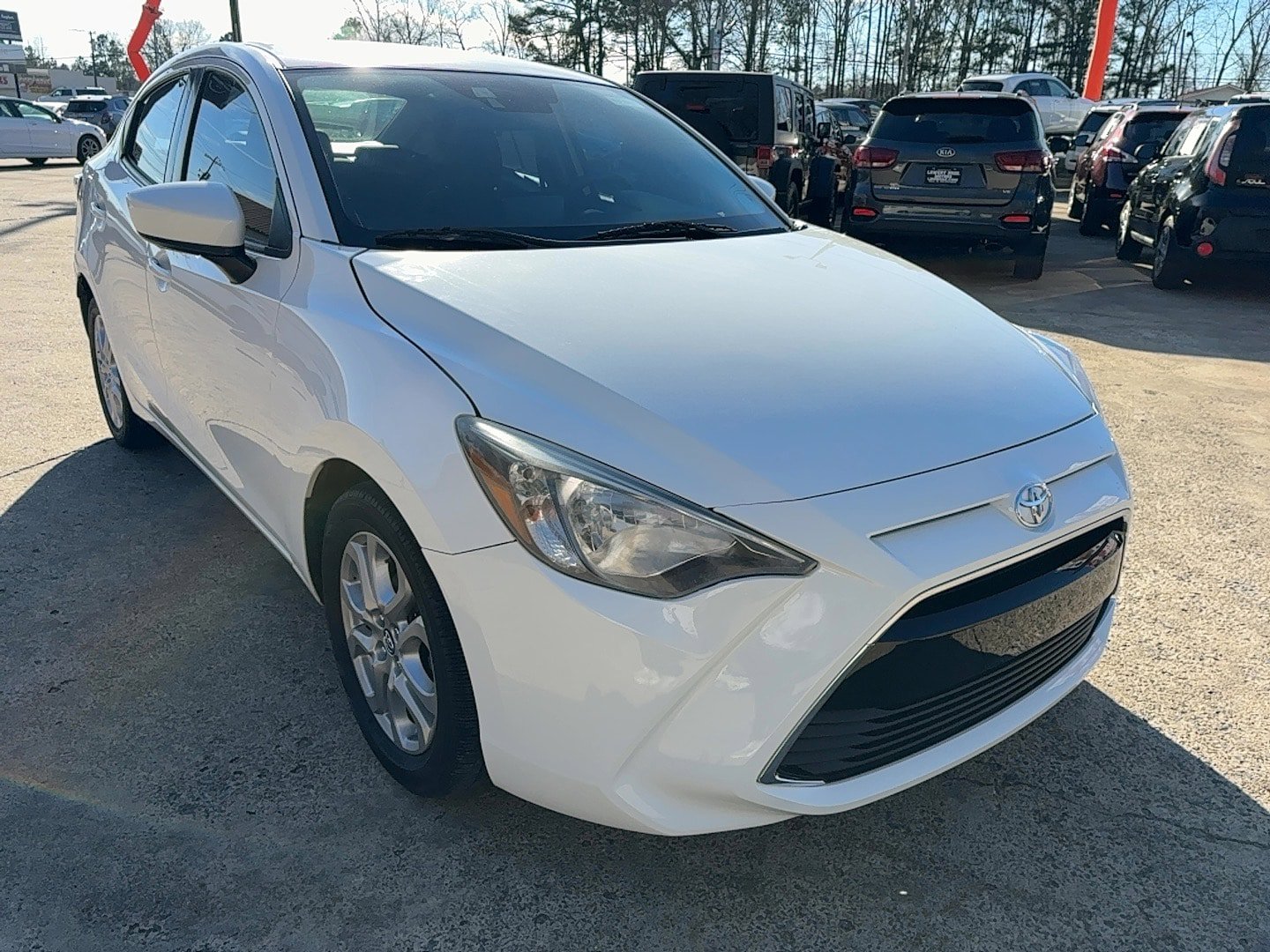 Used 2017 Toyota Yaris iA image 3
